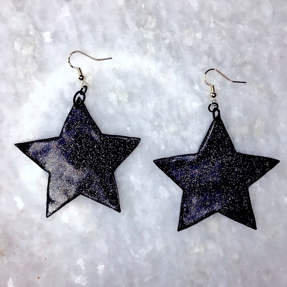Large Black Stars with gold glitter accents handcrafted statement earrings ✨⭐️🖤 - Picture 2 of 13